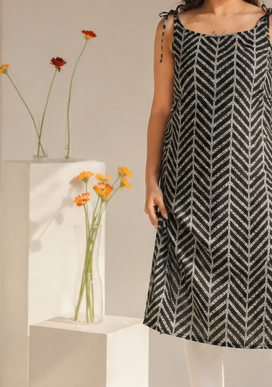 Naira Black Chevron Tie-Up Long Kurti