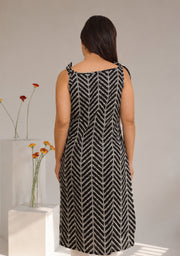 Naira Black Chevron Tie-Up Long Kurti