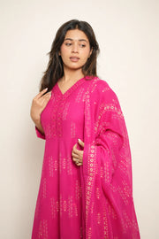 Gulnaar Rani pink Anarkali neckline and dupatta – upper-body view