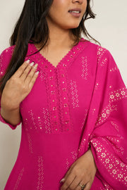 Gulnaar Rani pink Anarkali V-neck, pintuck and dupatta details